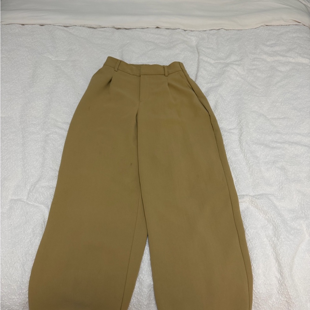 Women’s Tan Pants